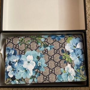 Gucci GG Blooms Clutch